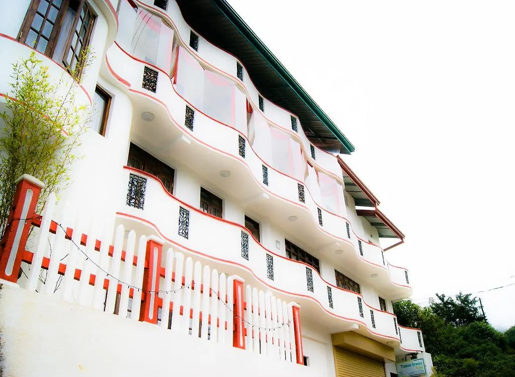Yoho Toppass Breeze Hotel location